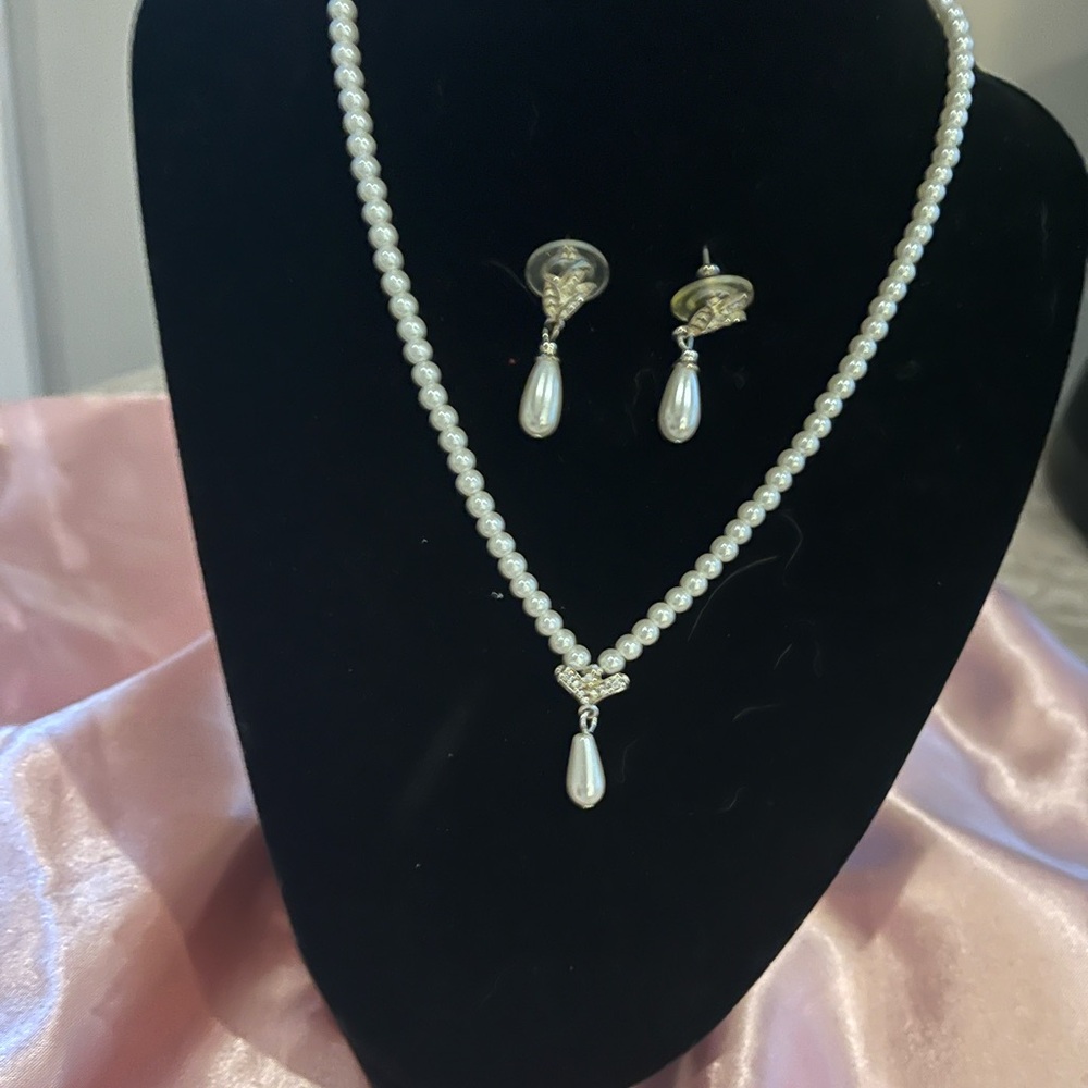 Classic Pearl Drop Necklace and Earring Set - White Pearls with